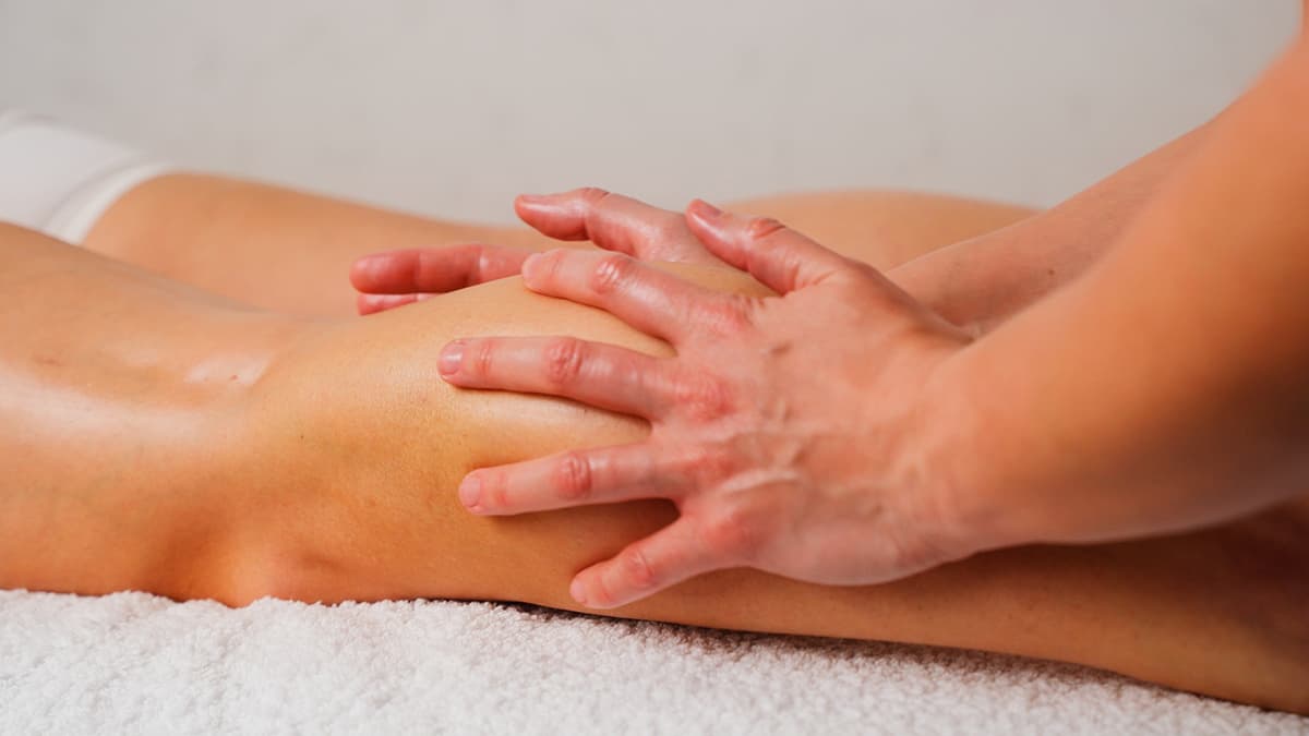 massage-behind-the-calf.jpg